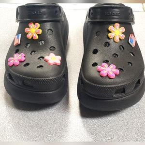 Nearly New Size 7 Black Crocs Crush With Jibbitz